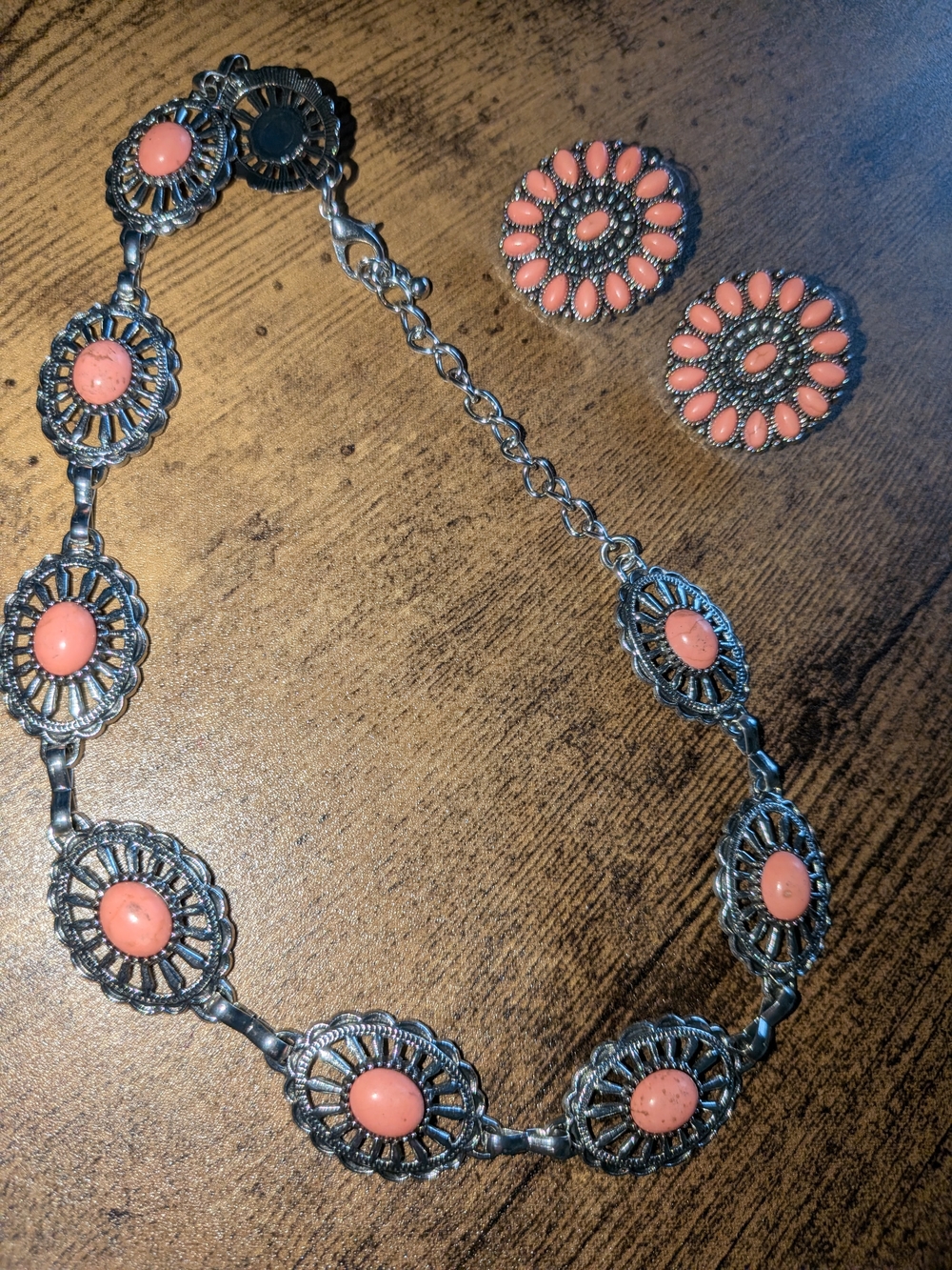 Coral Stone Western-Style Necklace and Earrings Set